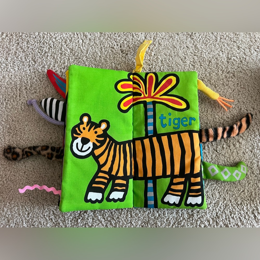 LOT Touch Feel Sensory Activity Cloth Books Manhattan Toy Skip Hop Jellycat - Picture 5 of 8